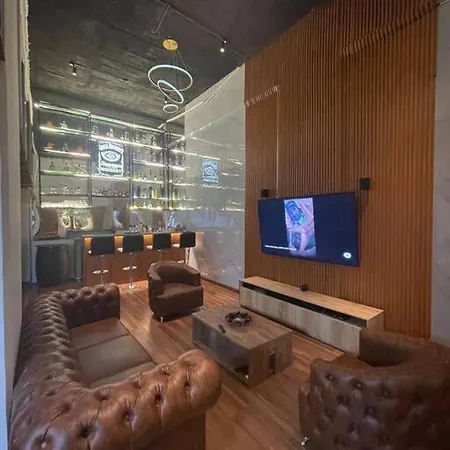 Exclusivo Apartaloft Privado Frente Parque Lleras